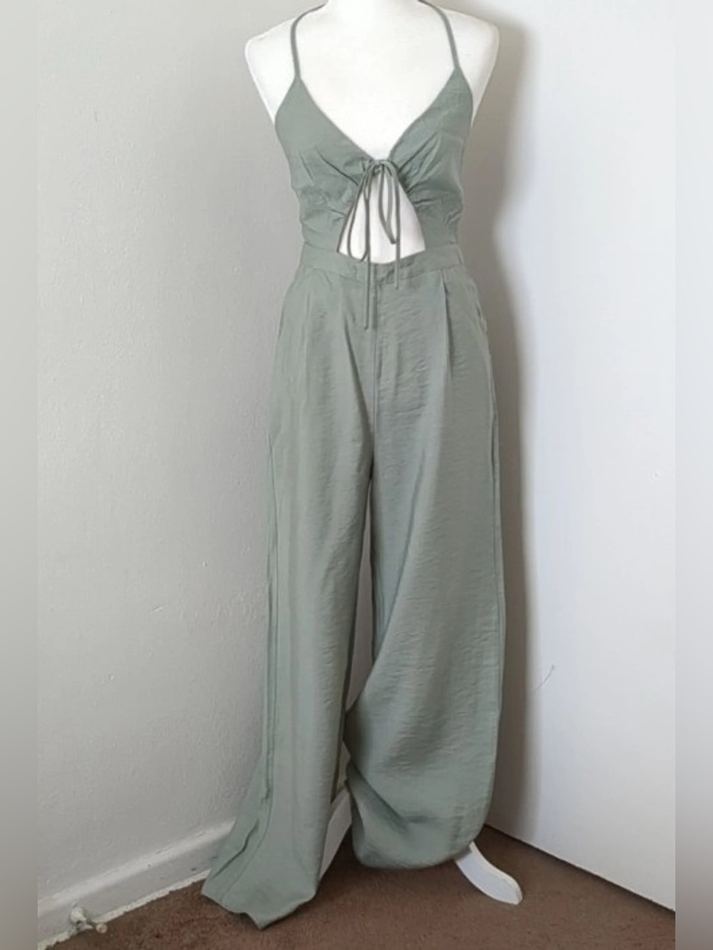 AKIRA Sage Green Cutout Wide-Leg Jumpsuit with Tie Front/ Neck, Size M